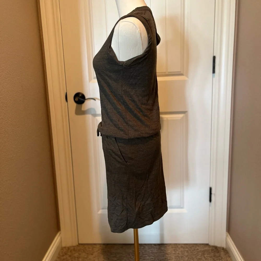 Chaser Sleeveless Green Dress - Picture 3 of 4
